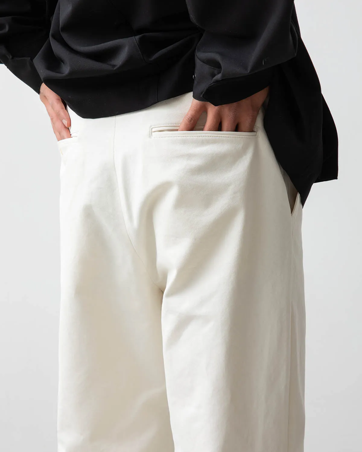 WASHED FINX CHINO BELTED PANTS